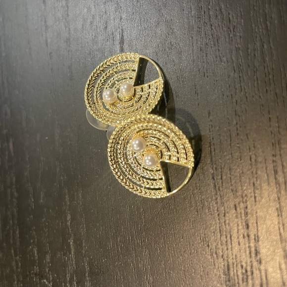 BEAND NEW! 14k gold plated earrings with imitation pearl - Picture 1 of 4